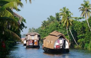 Heart-warming 8 Days 7 Nights Kovalam, Alleppey, Thekkady with Munnar Holiday Package