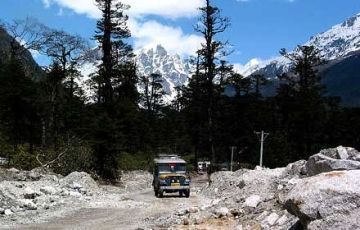 Family Getaway 5 Days 4 Nights Lachung Trip Package