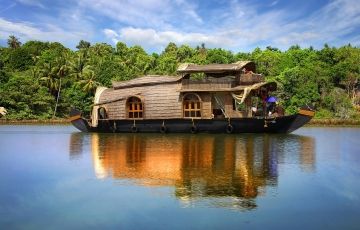 Ecstatic 3 Days 2 Nights Kumarakom with Alleppey Tour Package