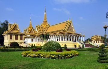 Heart-warming 5 Days Phnom Penh to Siem Reap Vacation Package