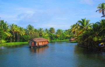 Beautiful 5 Days 4 Nights Munnar, Thekkady with Alleppey Trip Package