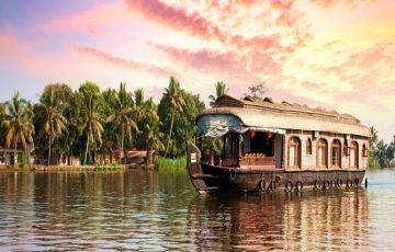 Ecstatic 6 Days 5 Nights Munnar, Thekkady with Alleppey Trip Package