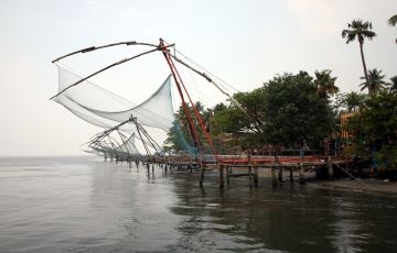 Ecstatic 7 Days 6 Nights Munnar, Thekkady, Alleppey with Kovalam Holiday Package