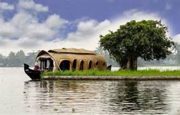 Experience 5 Days 4 Nights Munnar and Alleppey Trip Package