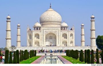 Ecstatic Agra Tour Package for 2 Days 1 Night