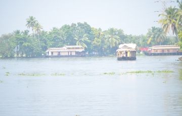 Beautiful 7 Days 6 Nights Munnar, Thekkady, Alleppey with cochin Vacation Package