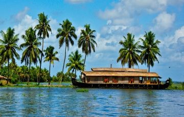 Pleasurable 9 Days 8 Nights Cochin, Munnar, Periyar with Houseboat Tour Package