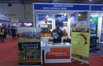 Amazing 4 Days 3 Nights Srinagar, Gulmarg with Pahalgam Holiday Package