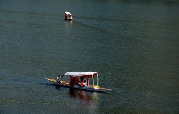 Amazing 4 Days 3 Nights Srinagar, Gulmarg with Pahalgam Holiday Package