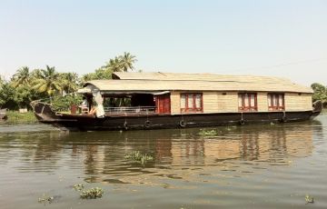 Memorable 5 Days 4 Nights Cochin, Munnar, Thekkady with Alleppey Tour Package