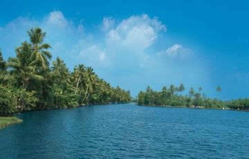 Ecstatic 6 Days 5 Nights Cochin, Munnar, Thekkady and Alleppey Holiday Package