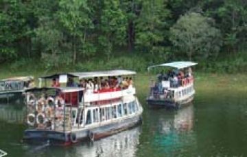 Memorable 9 Days 8 Nights Cochin, Cherai, Munnar, Thekkady, Alleppey, Kumarakom and Kovalam Tour Package