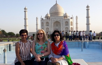 Pleasurable Agra Tour Package for 2 Days from Delhi