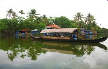 Cochin, Kumarakom with Aleppey Tour Package for 5 Days 4 Nights from Cochin