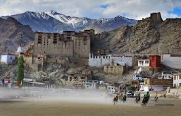 8 Days 7 Nights Leh, Sarchu with Manali Waterfall Trip Package