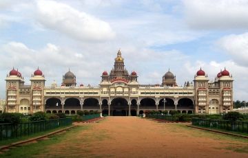 Ecstatic 7 Days 6 Nights Mysore, Ooty, Bangalore with Kodai Holiday Package