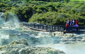 Ecstatic 5 Days 4 Nights South Island Tour Holiday Package