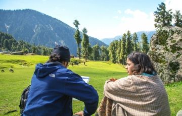 Magical 4 Days 3 Nights Sonmarg, Gulmarg and Pahalgam Tour Package