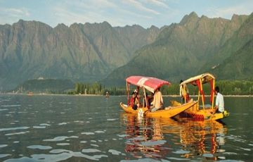 Magical 4 Days 3 Nights Sonmarg, Gulmarg and Pahalgam Tour Package