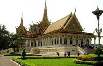 Heart-warming 3 Days 2 Nights Rorel Place, Toul Sleng with Killing Fields Trip Package