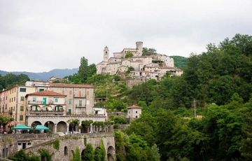 Pleasurable 15 Days 14 Nights London with Rome Tour Package