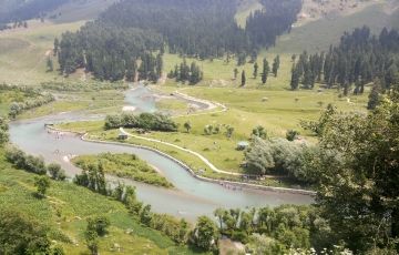 Ecstatic 4 Days 3 Nights Srinagar, Pahalgam, Sonamarg and Gulmarg Family Tour Package