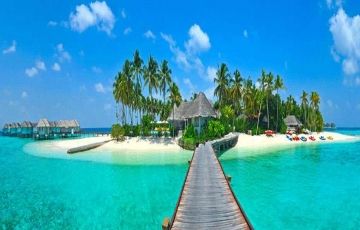 Beautiful 4 Days Mumbai to Maldives Holiday Package