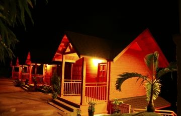 4 Days 3 Nights Munnar with Cochin Vacation Package