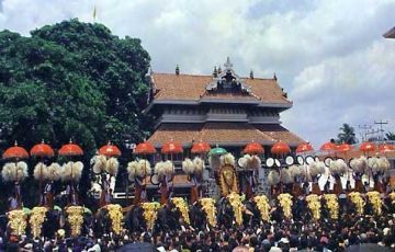 Amazing Guruvayoor Temple Tour Package