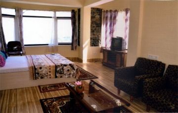 Beautiful 3 Days 2 Nights Darjeeling with Siliguri Holiday Package