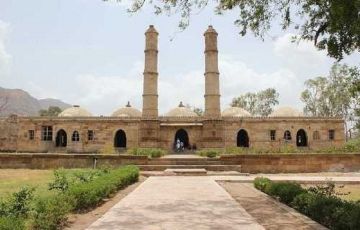 Family Getaway 6 Days 5 Nights Ahemdabad, Somnath and Dwarka Trip Package