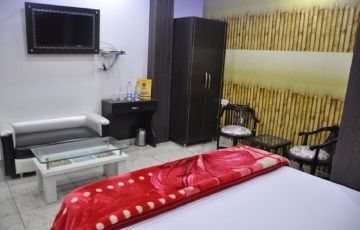 Ecstatic 2 Days 1 Night Varanasi Trip Package