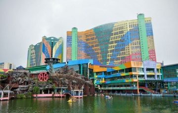 Pleasurable 4 Days 3 Nights Sunway Lagoon Holiday Package