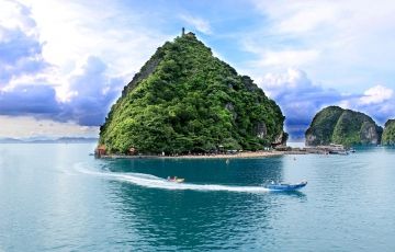 Beautiful 3 Days 2 Nights Halong Bay, Titov Island with Lan Ha Bay Holiday Package