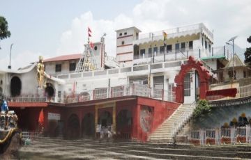 Pleasurable 4 Days 3 Nights Mcleodganj, Chamunda Devi Temple - Delhi with Delhi Trip Package