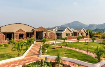 Ecstatic Maharashtra Tour Package for 2 Days 1 Night