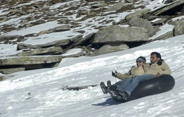 Beautiful 5 Days 4 Nights Delhi and Manali Tour Package