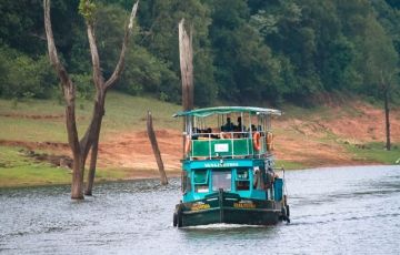 Memorable 5 Days 4 Nights Cochin, Munnar, Thekkady with Alleppey Tour Package