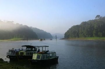 Magical 5 Day 4 Nights Cochin, Munnar with Thekkady Tour Package