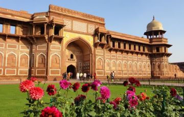 Ecstatic 14 Days 13 Nights Delhi, Varanasi, Agra, Ranthambore, Jaipur, Udaipur and Mumbai Trip Package