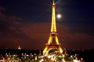 Pleasurable 4 Days 3 Nights Paris, Normandy with Loire Holiday Package