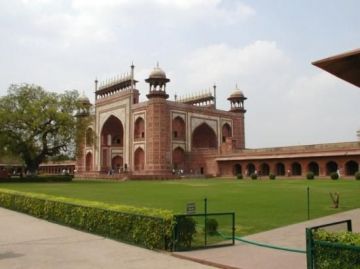 2 Days Delhi to Agra Holiday Package
