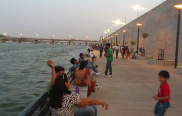 Mumbai, Ahmedabad, Jamnagar, Dwarka, Junagarh, Sasangir, Somnath, Diu, Palitana, Bhavnagar and Mumbai Tour Package for 13 Days 12 Nights