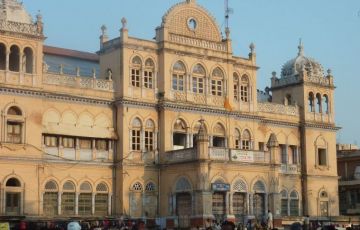 Family Getaway 10 Days 9 Nights Jhansi Tour Package