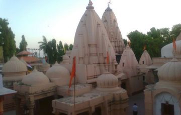 Beautiful 3 Days 2 Nights Mandu Tour Package