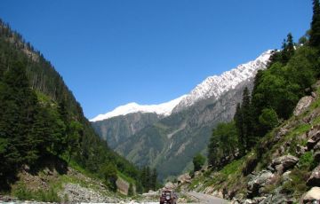 Experience 6 Days 5 Nights Srinagar, Sonamarg, Pahalgam with Gulmarg Vacation Package