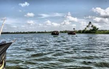 Family Getaway 2 Days 1 Night Kumarakam Tour Package