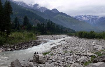 Family Getaway 5 Days 4 Nights Manali Holiday Package