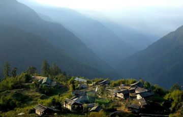 Best 5 Days 4 Nights Bagdogra, Tsomgo lake, Pelling, Darjeeling with kanchenjunga Holiday Package