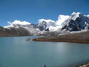 Best 5 Days 4 Nights Bagdogra, Tsomgo lake, Pelling, Darjeeling with kanchenjunga Holiday Package